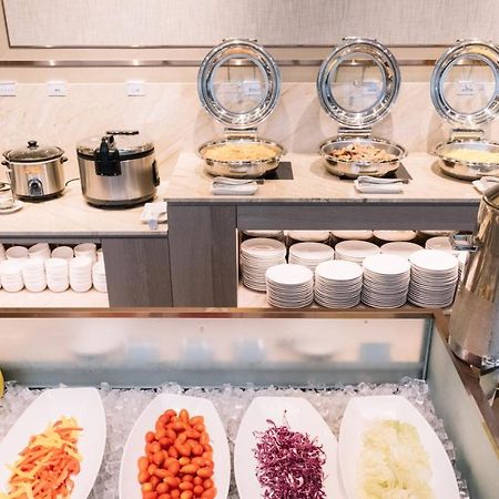 Kloud Hotel Taichung Bagian luar foto