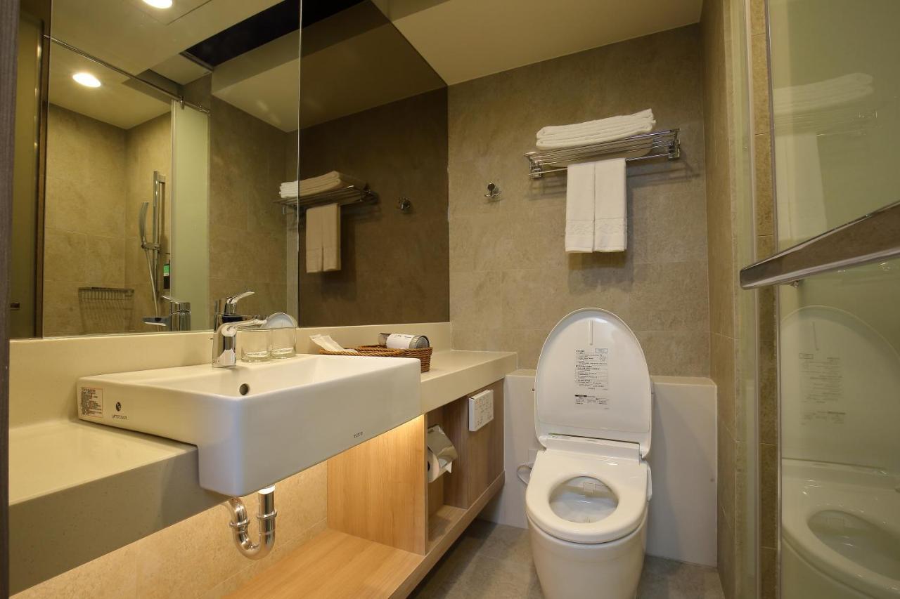 Kloud Hotel Taichung Bagian luar foto