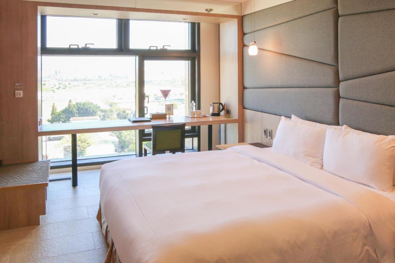 Kloud Hotel Taichung Bagian luar foto