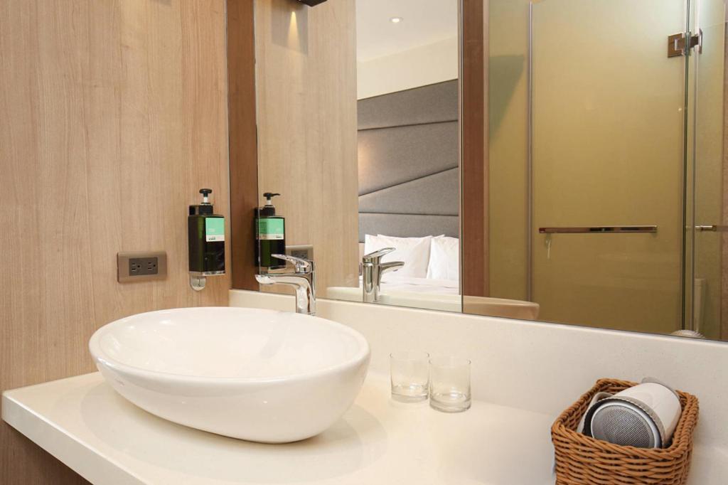Kloud Hotel Taichung Bagian luar foto