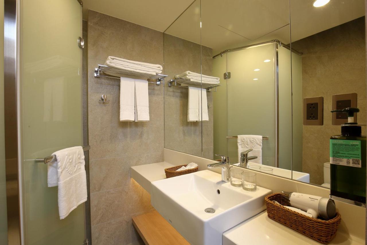 Kloud Hotel Taichung Bagian luar foto