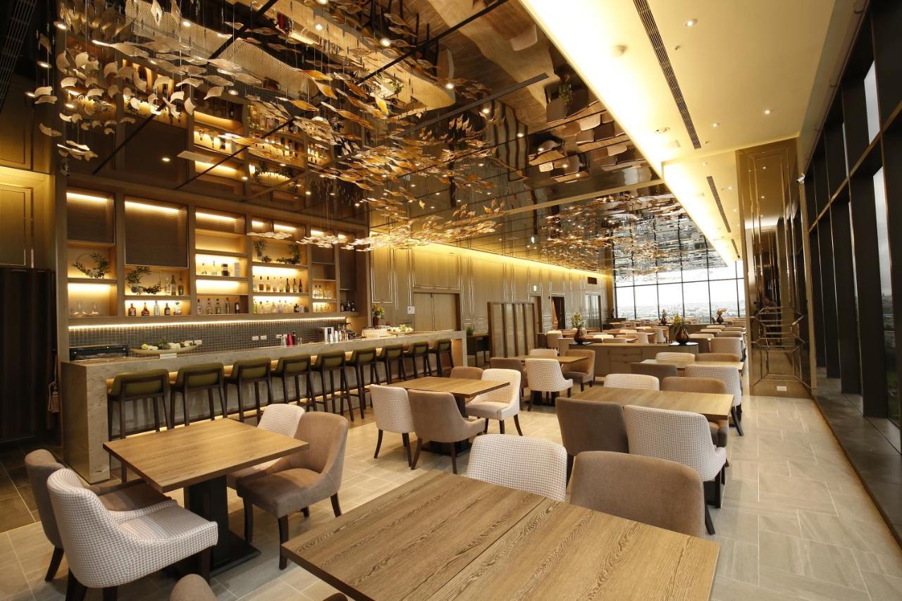 Kloud Hotel Taichung Bagian luar foto