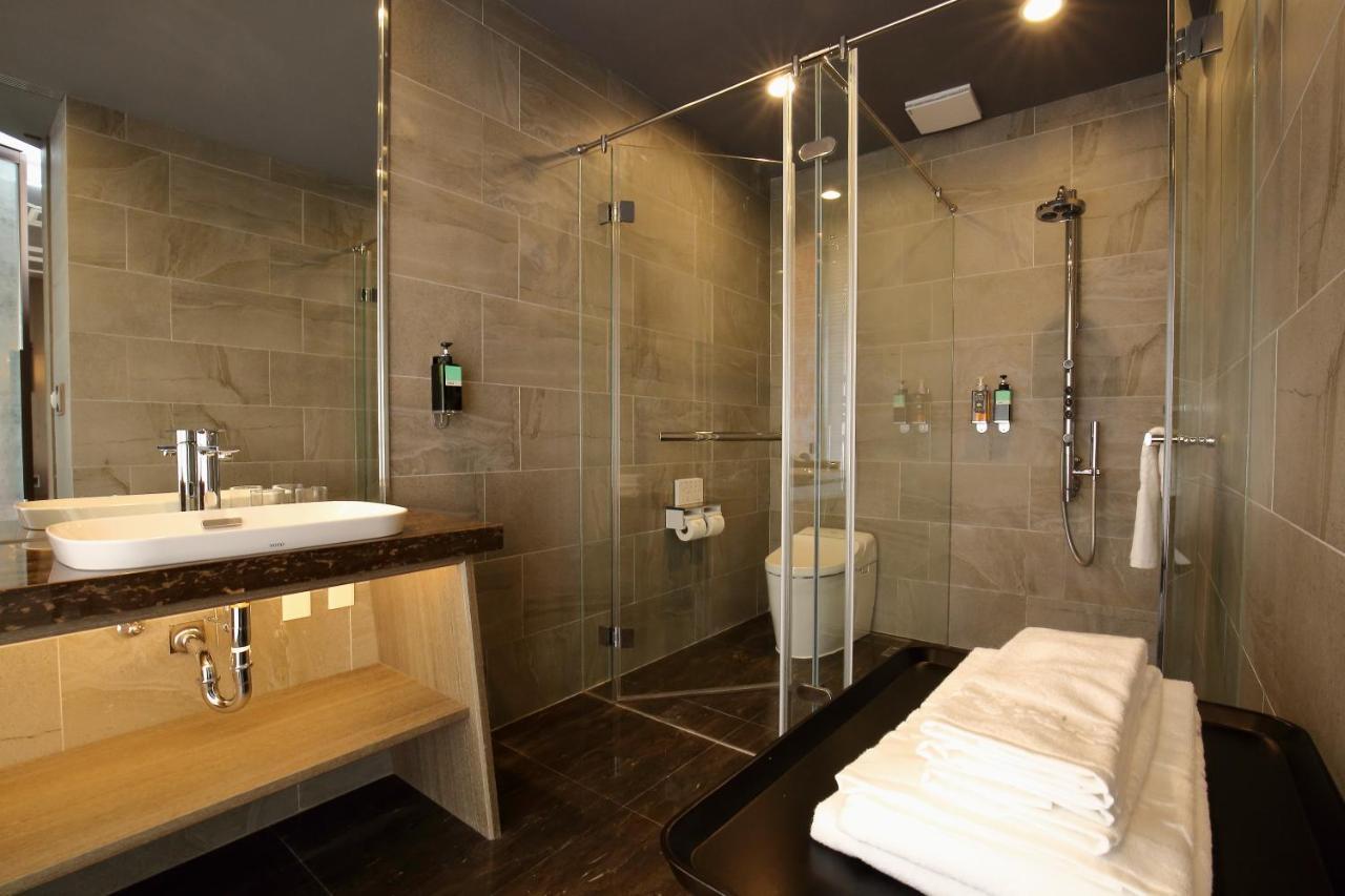 Kloud Hotel Taichung Bagian luar foto