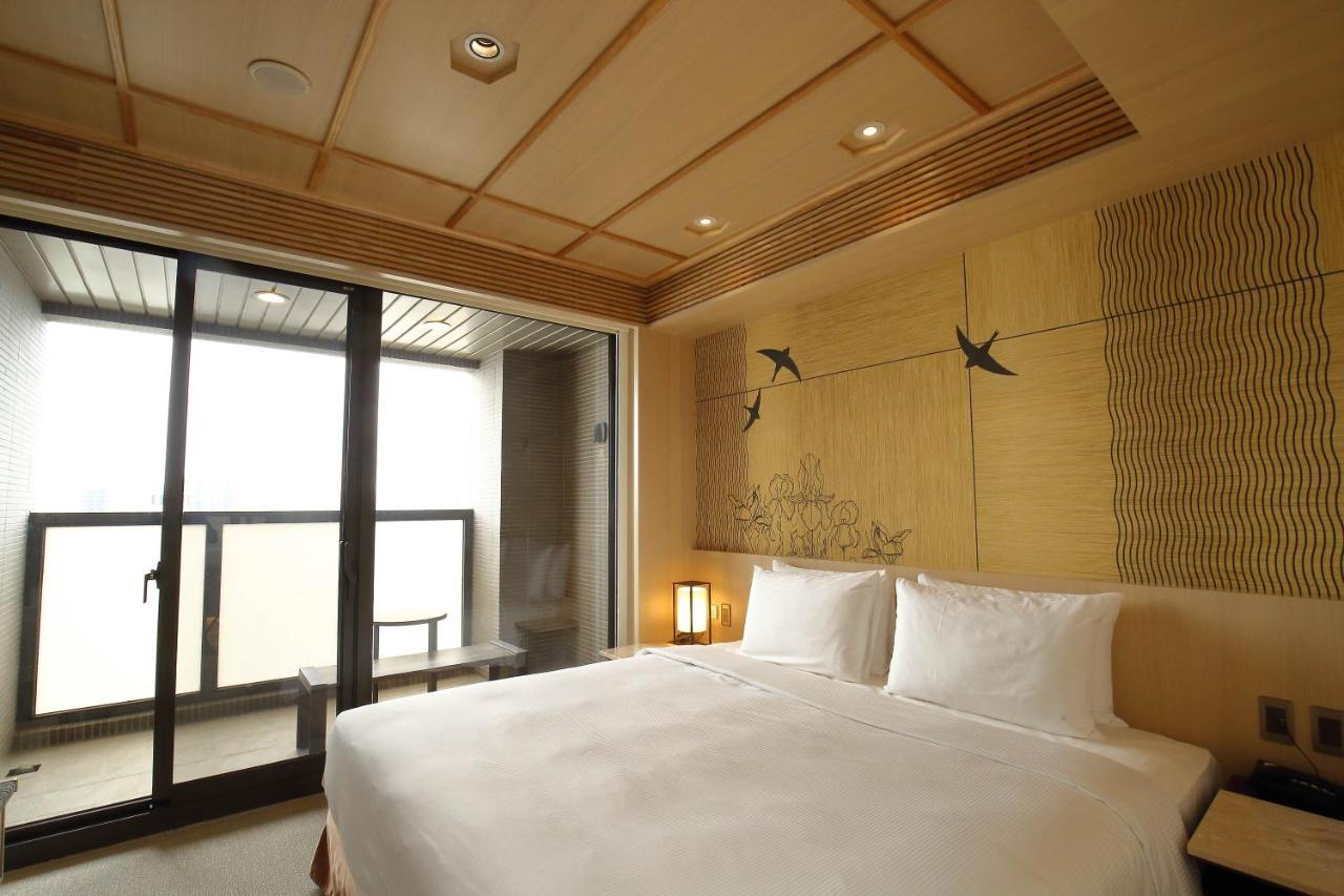 Kloud Hotel Taichung Bagian luar foto