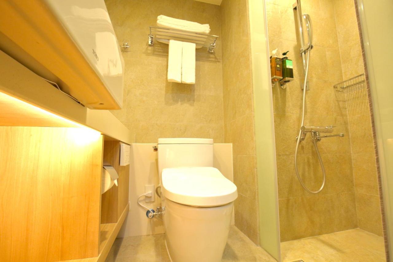 Kloud Hotel Taichung Bagian luar foto