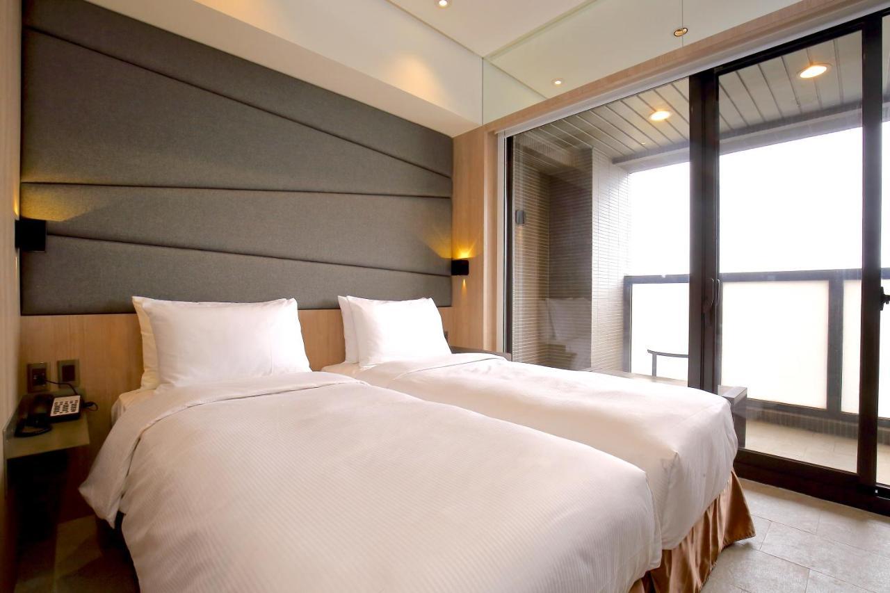 Kloud Hotel Taichung Bagian luar foto