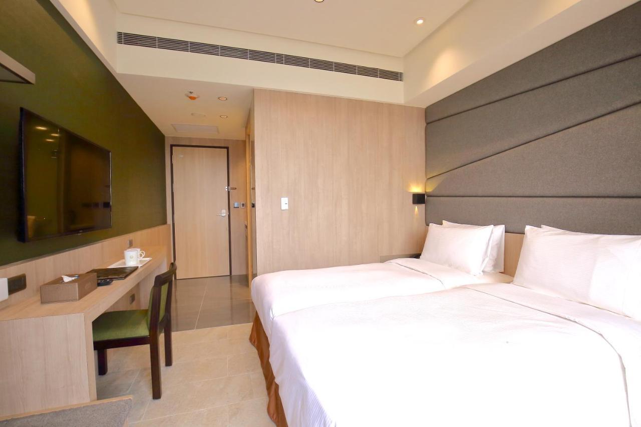 Kloud Hotel Taichung Bagian luar foto