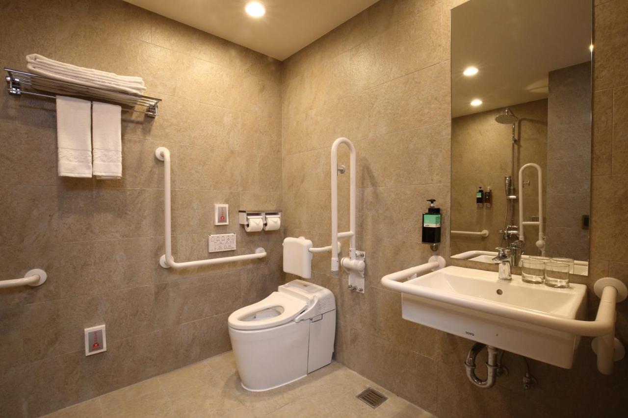 Kloud Hotel Taichung Bagian luar foto