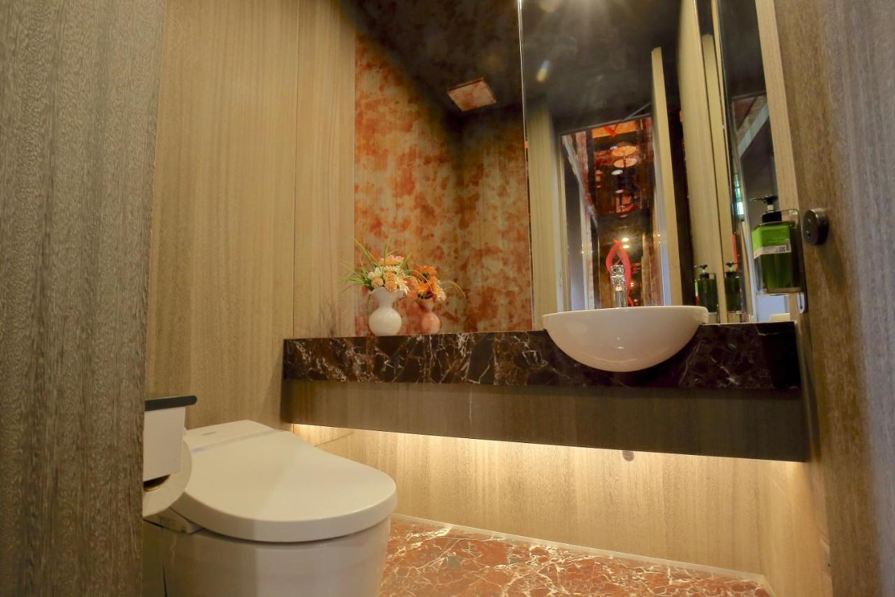 Kloud Hotel Taichung Bagian luar foto