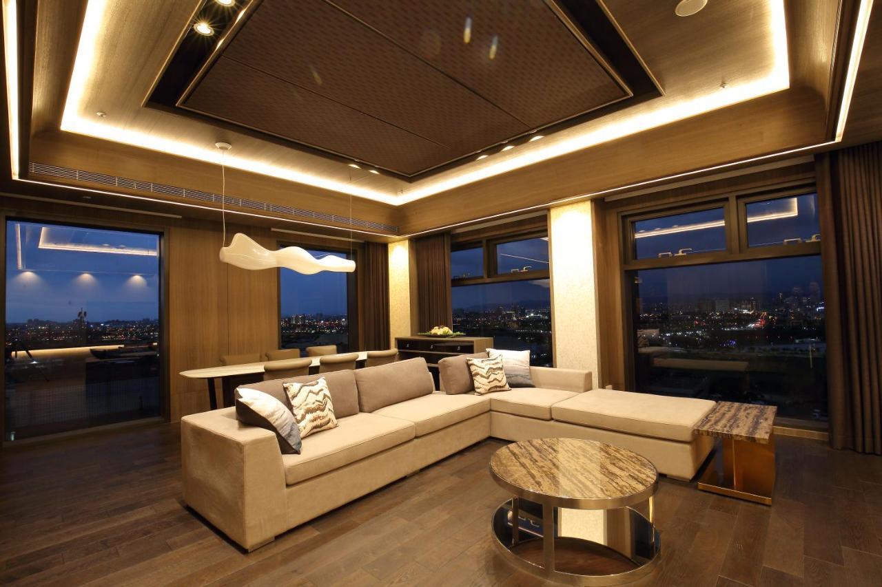 Kloud Hotel Taichung Bagian luar foto
